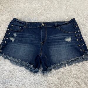 Dollhouse ANDIE  Distressed Blue Jean Shorts WOMENS size 20